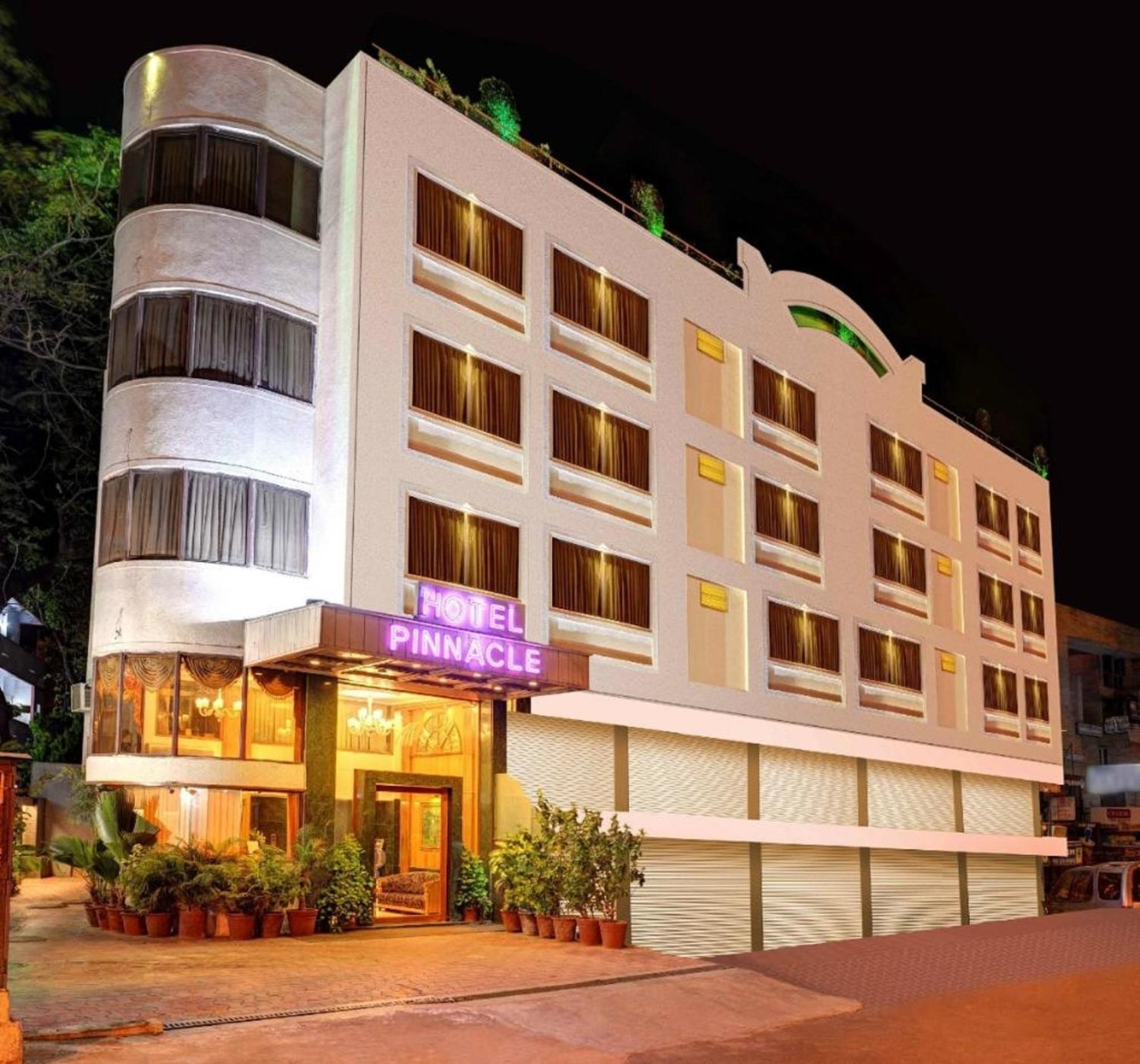 אחמדאבאד Hotel Pinnacle מראה חיצוני תמונה