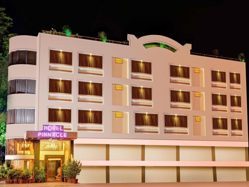 אחמדאבאד Hotel Pinnacle מראה חיצוני תמונה