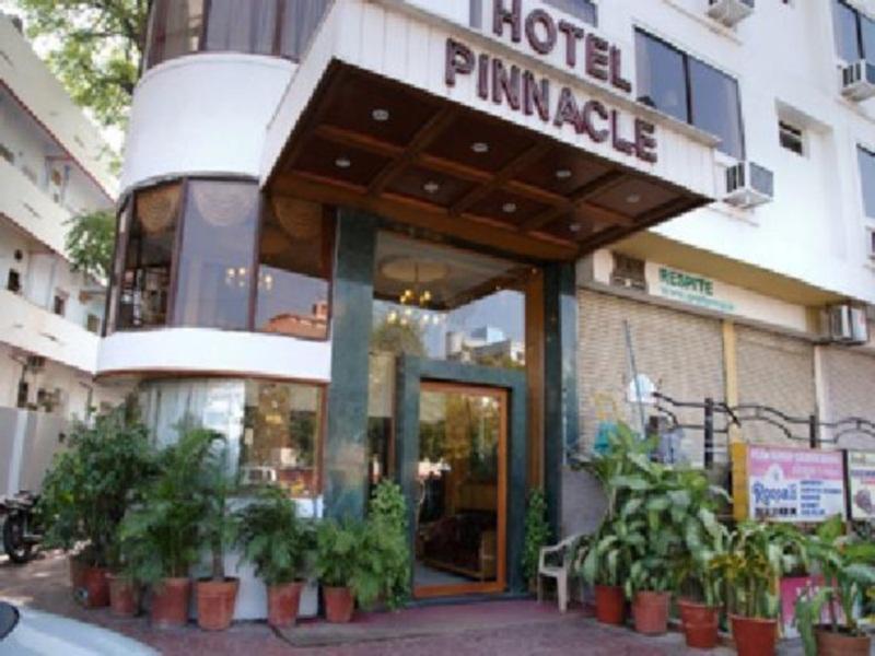 אחמדאבאד Hotel Pinnacle מראה חיצוני תמונה